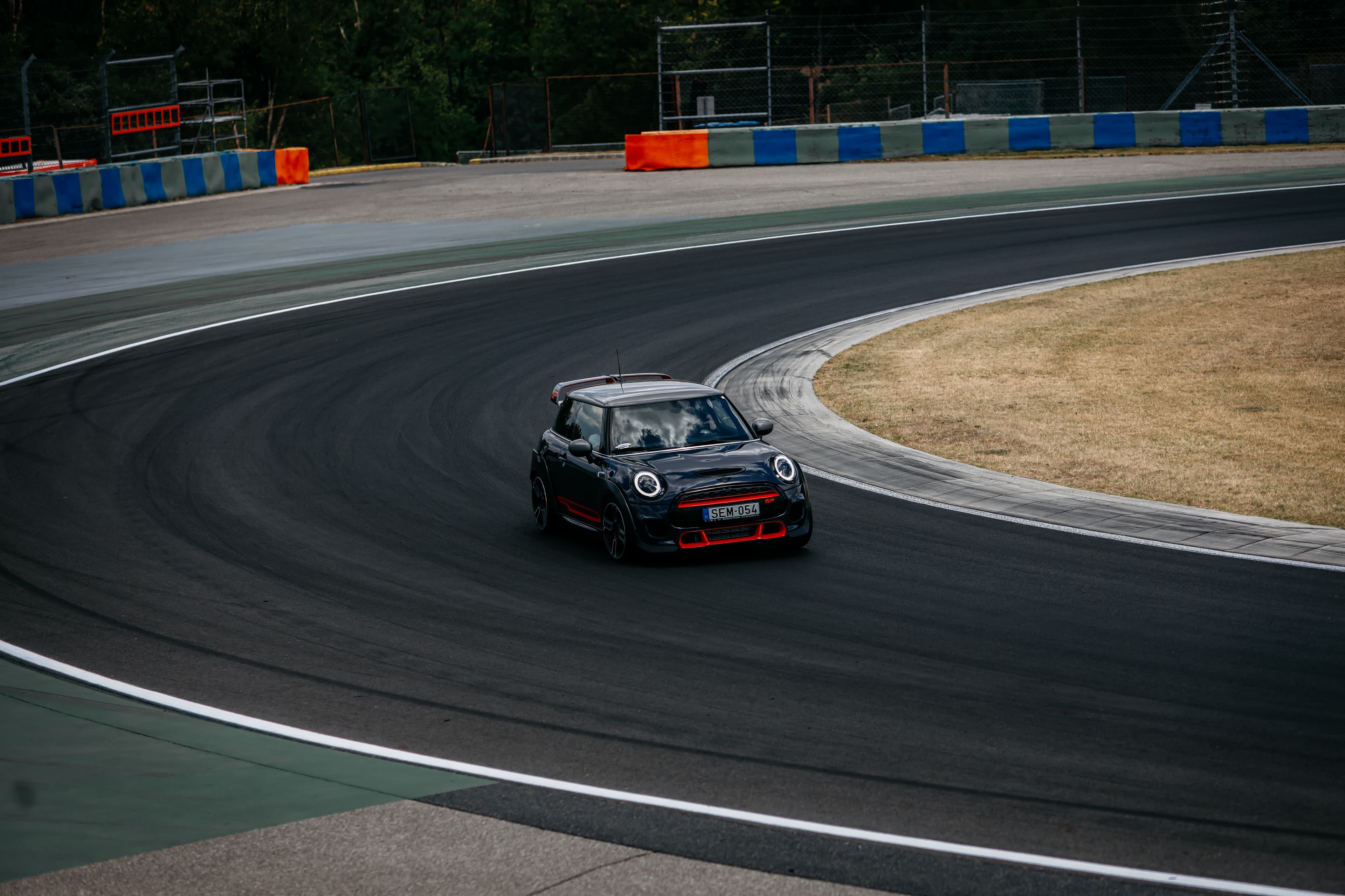 MINI BUDAPEST MOTORS