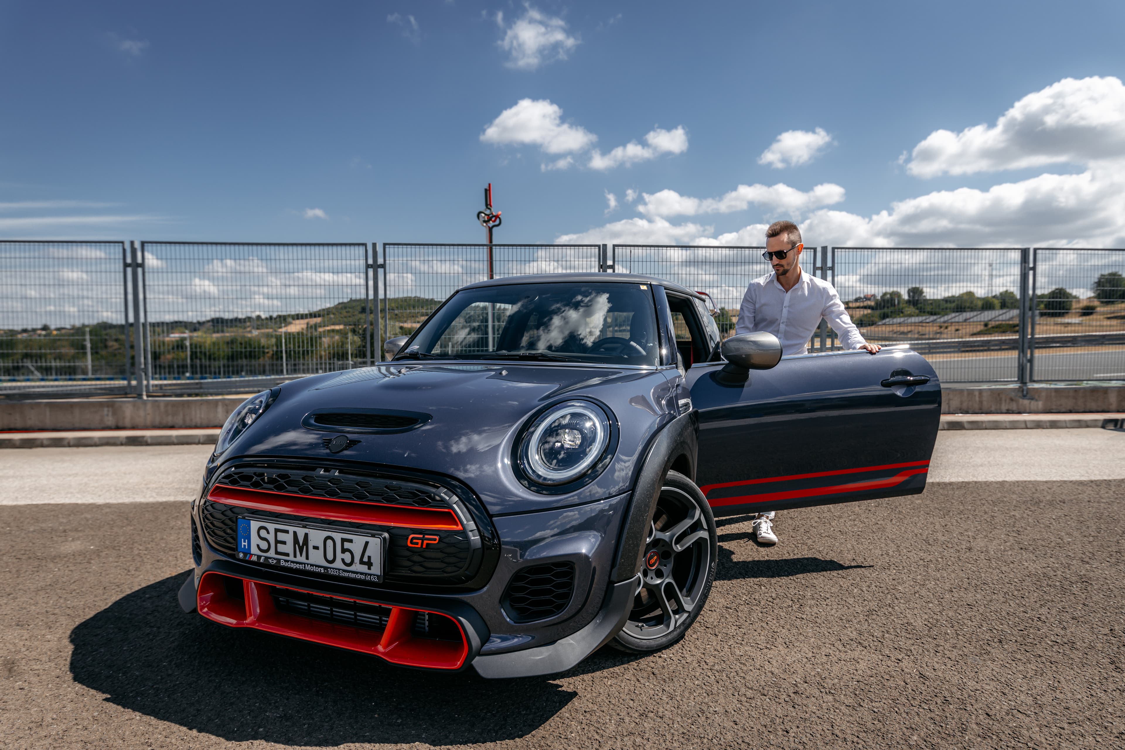 MINI BUDAPEST MOTORS